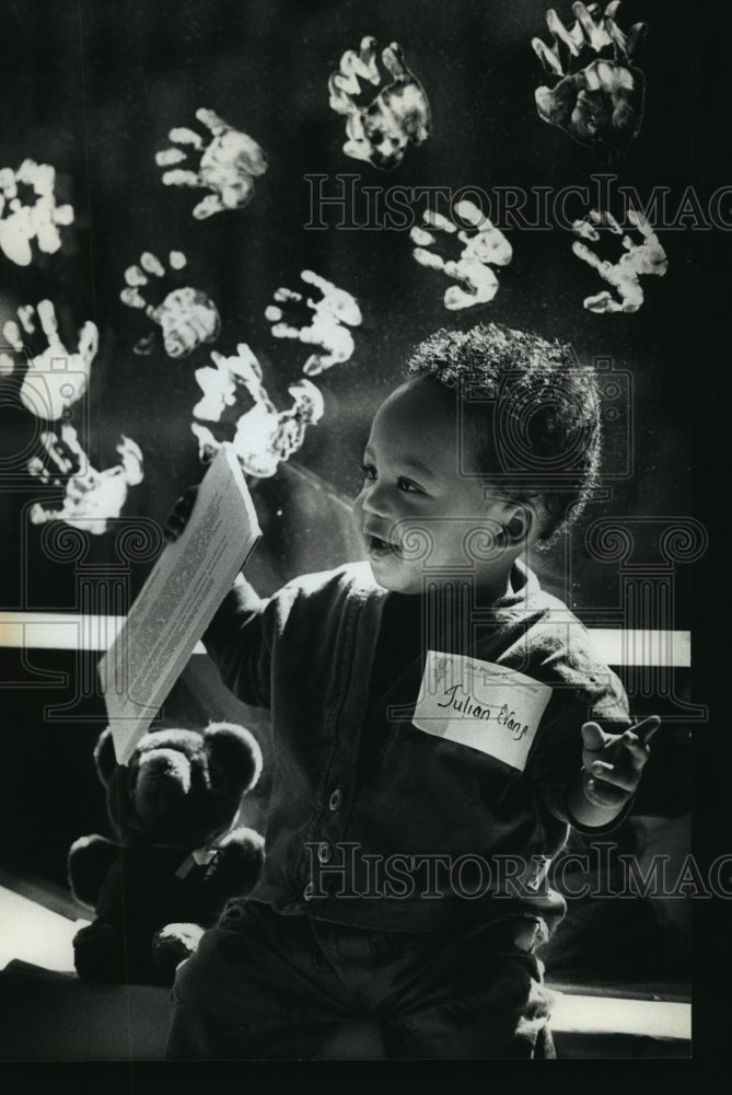 1991 Press Photo Julian Evans celebrates Early Childhood Education Month - Historic Images