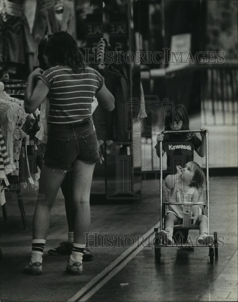 1982 Press Photo Children - mja65848 - Historic Images