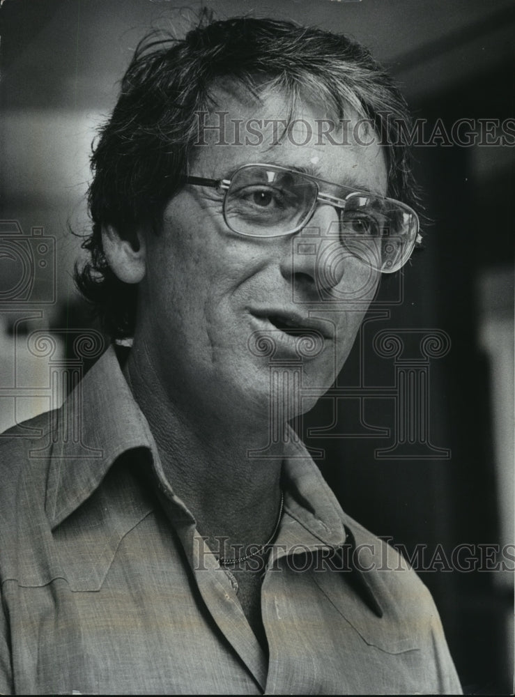 1977 Press Photo Robert Chapline, University of Wisconsin Drama Teacher-Historic Images