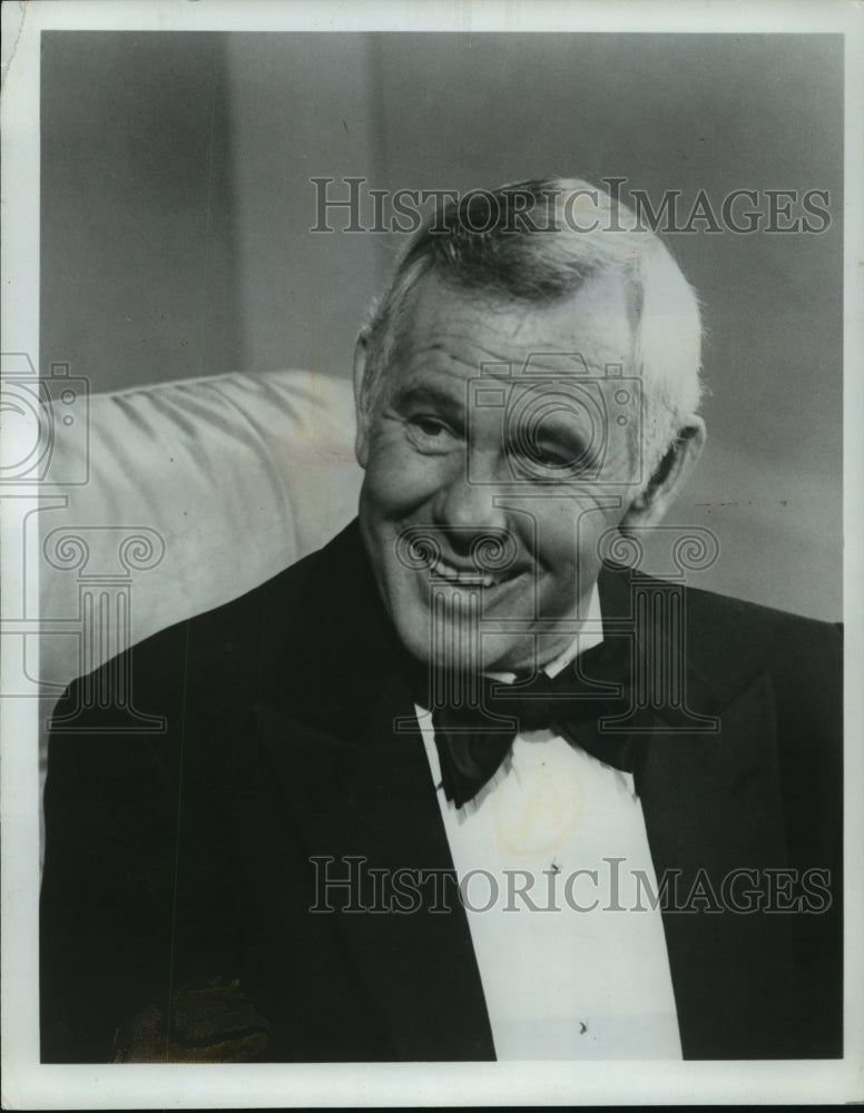 1981 Press Photo Johnny Carson, teases those he likes, Carson salutes Benny-Historic Images