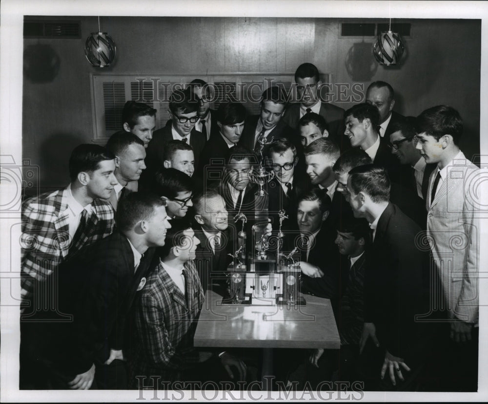 1966 Press Photo Marquette University&#39;s Track Team - mja66389-Historic Images