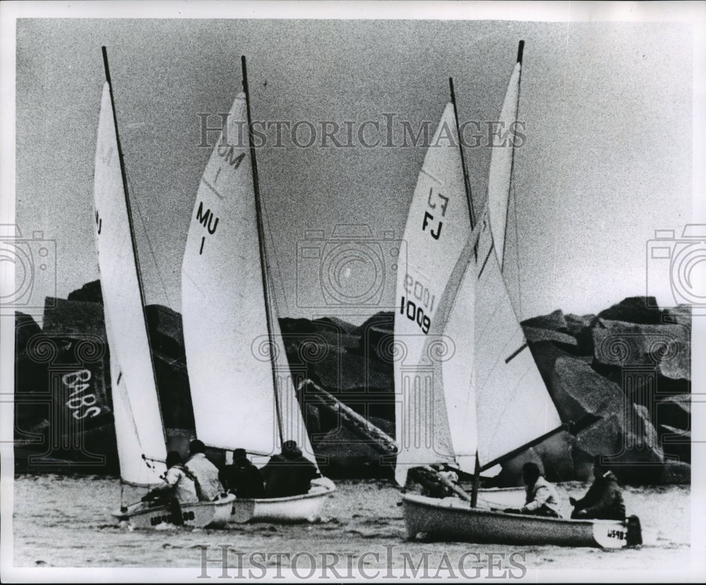 1961 Press Photo Marquette University-Sailing The Regatta, in Milwaukee harbor-Historic Images
