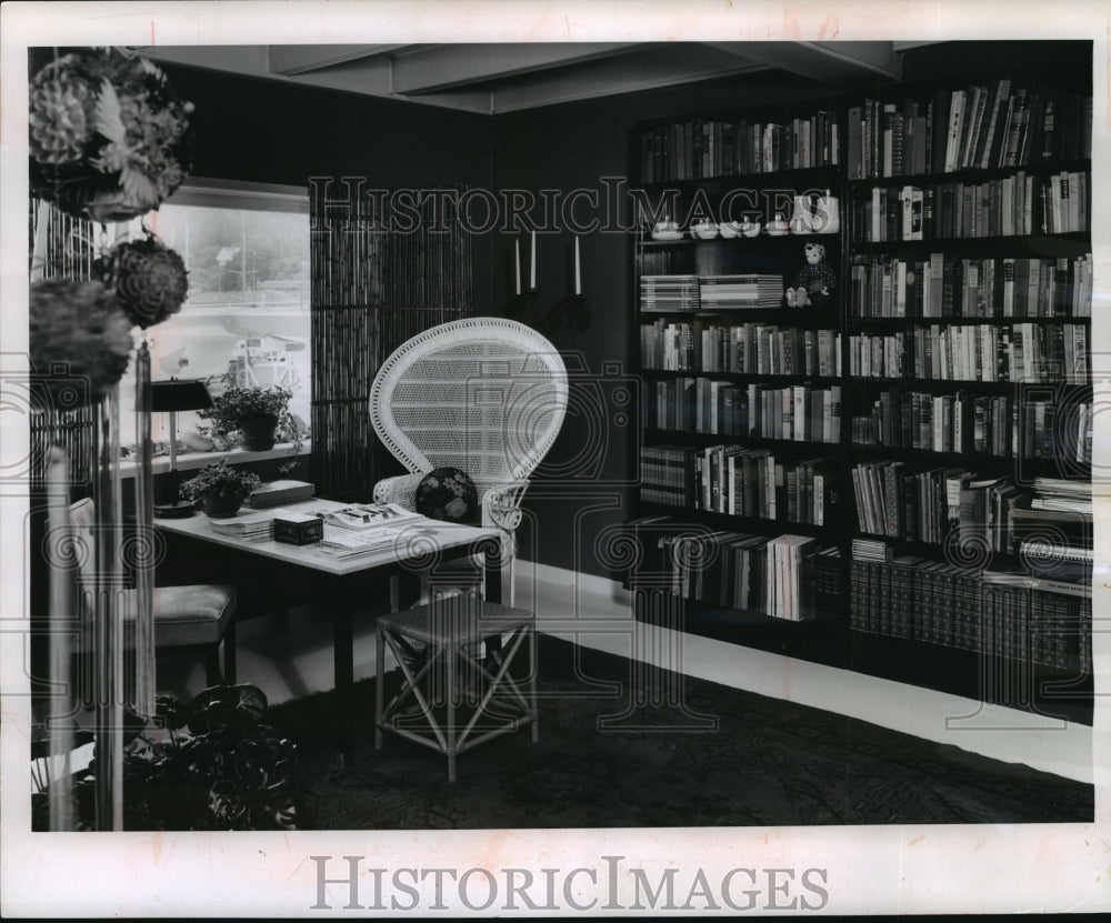 1963 Press Photo Study in Everett Brown&#39;s House - mja66430-Historic Images