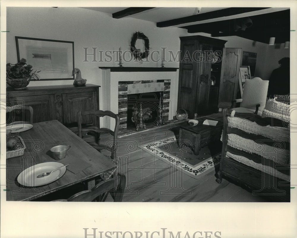 1983 Press Photo Contemporary Living Room Showcased in Chicago Design Fest - Historic Images