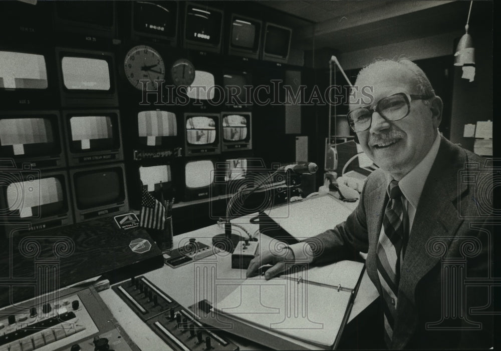 1980 Press Photo Dale Lemonds, Producer, Retires From Life in The Control Room - Historic Images