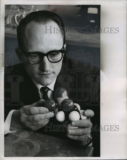 1959 Press Photo Assistant Professor of Anatomy Dr. Lew S. Cunningham-Historic Images