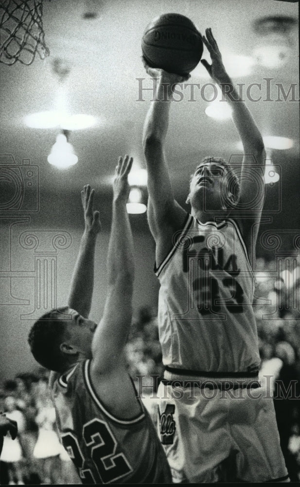 1983 Press Photo Brad Christianson named Braveland Conference player of the year - Historic Images