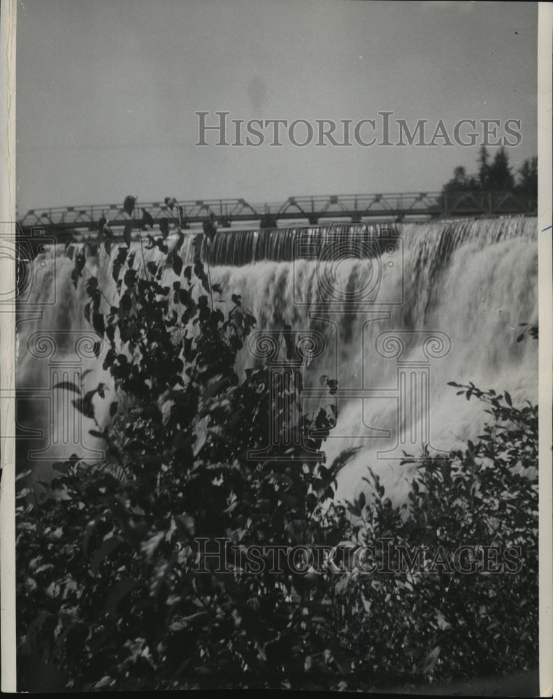 1949 Press Photo Kakabeka Falls, Ontario. While on a Vacation Trip. - mja68304-Historic Images
