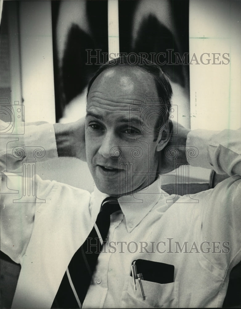 1985 Press Photo Richard Love Heads Cancer Clinic at University of Wisconsin - Historic Images