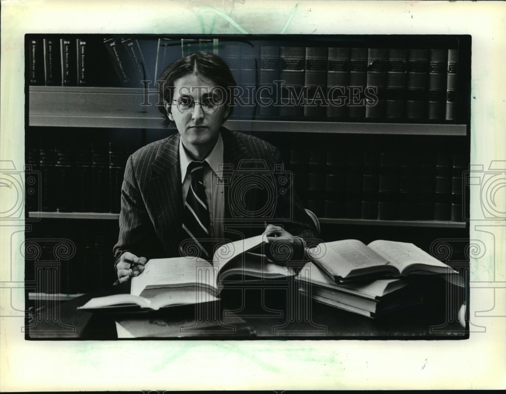 1981 Press Photo Thomas Cannon, Attorney, Legal Aid Society of Milwaukee-Historic Images