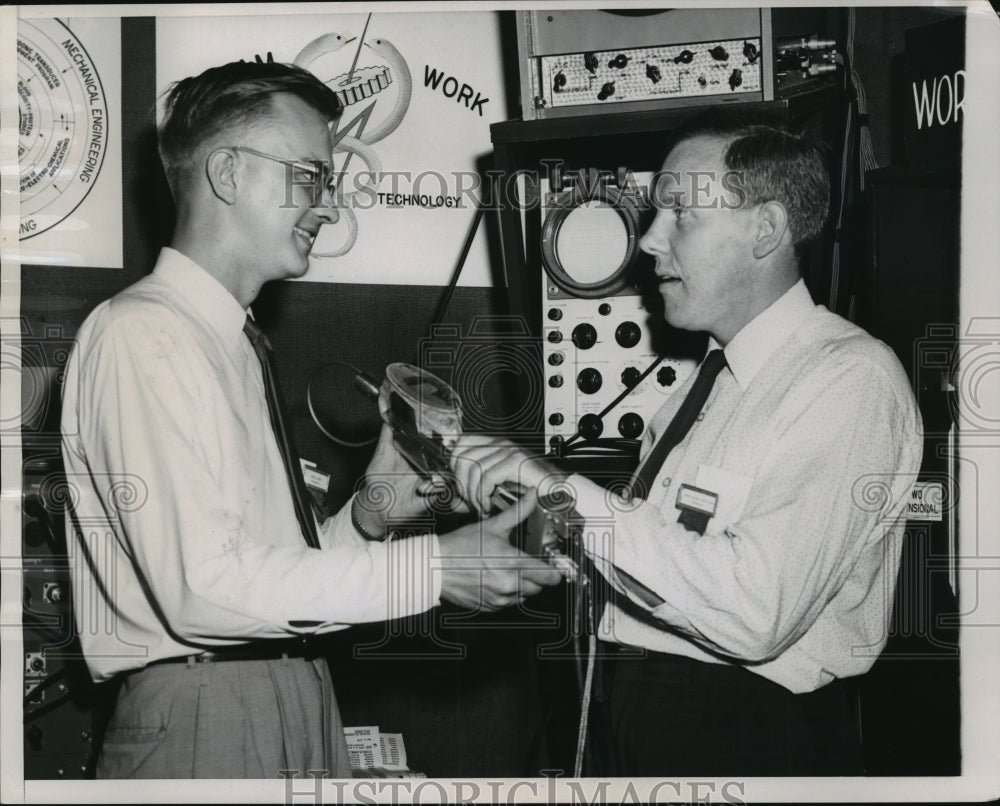 1956 Press Photo Dr. John J. Wild and J.M. Reid with Cancer Detection Device - Historic Images