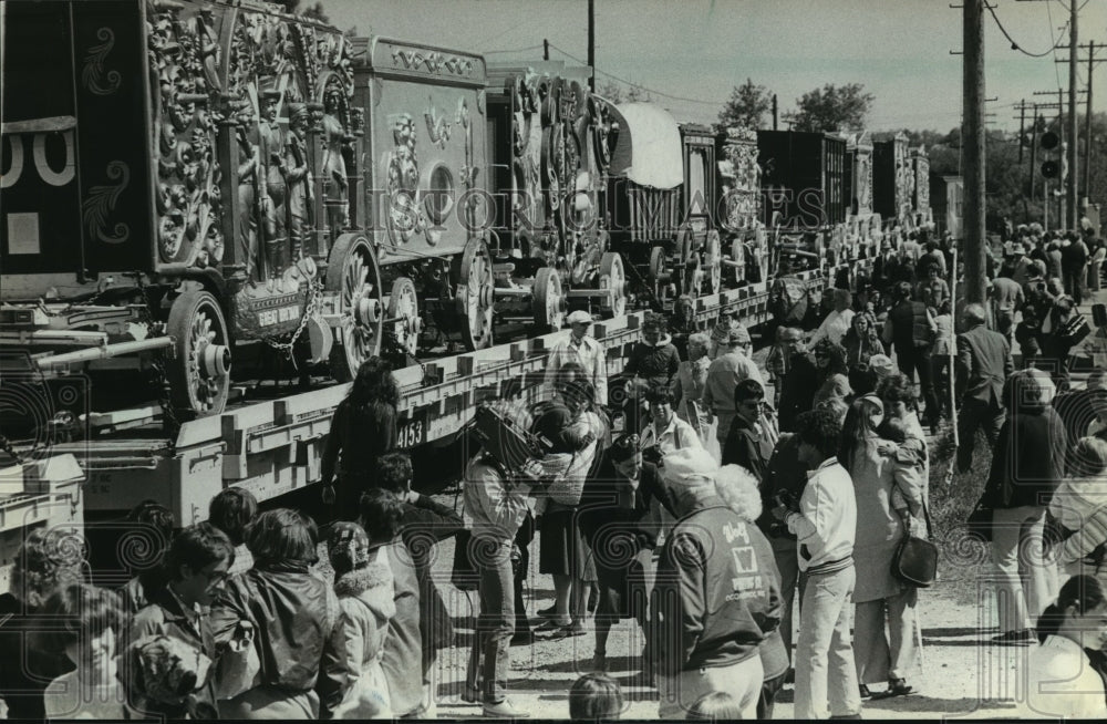 1981 Circus World Museum Train Stops en Route to Chicago-Historic Images