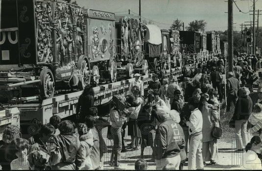 1981 Circus World Museum Train Stops en Route to Chicago-Historic Images