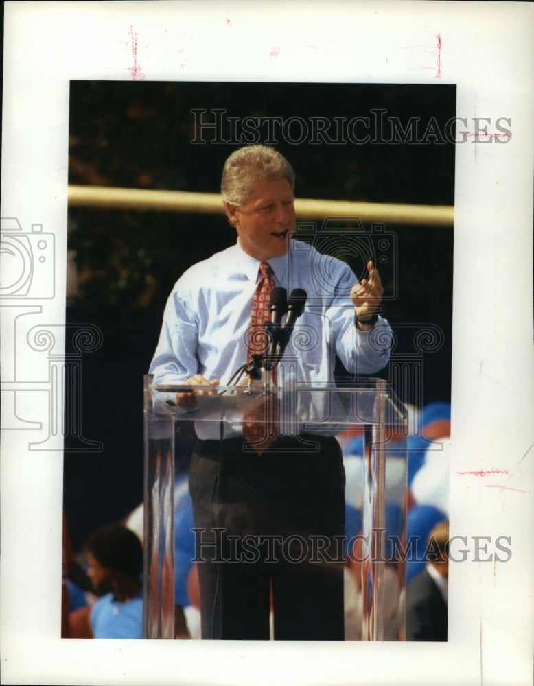 1992 Press Photo Bill Clinton speaks at a rally in Decatur, Georgia - mja69934 - Historic Images