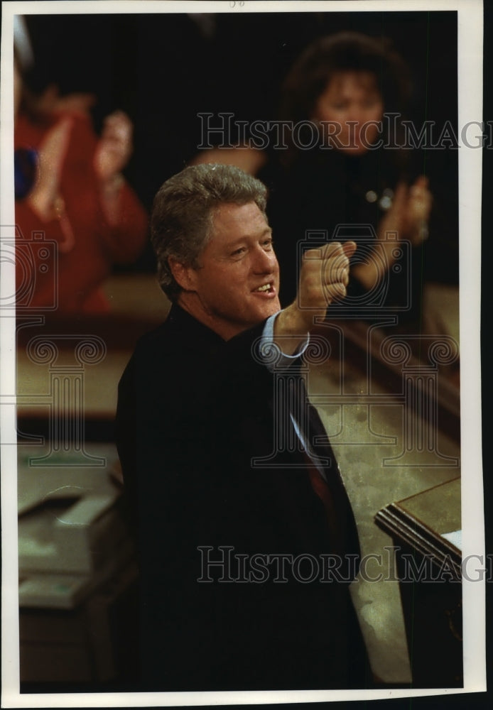 1993 Press Photo President Clinton gives address to Congress in House chambers - Historic Images