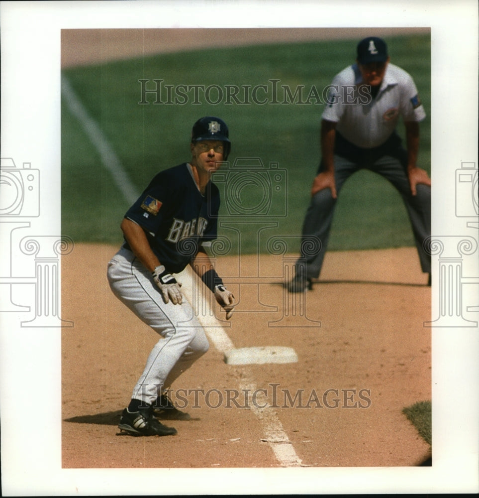 1994 Press Photo The Brewers&#39; Third Baseman Jeff Cirillo Leading a Base-Historic Images
