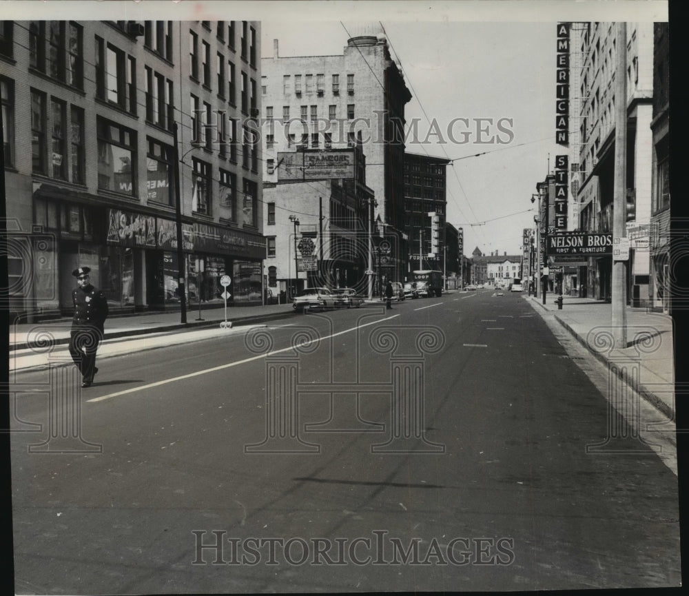 1958 Press Photo Police Patrolling Streets in Wisconsin&#39;s Civil Defense Drill - Historic Images