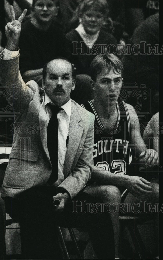 1990 Press Photo Mark Christenson Takes His Team Up Against Sussex Hamilton - Historic Images