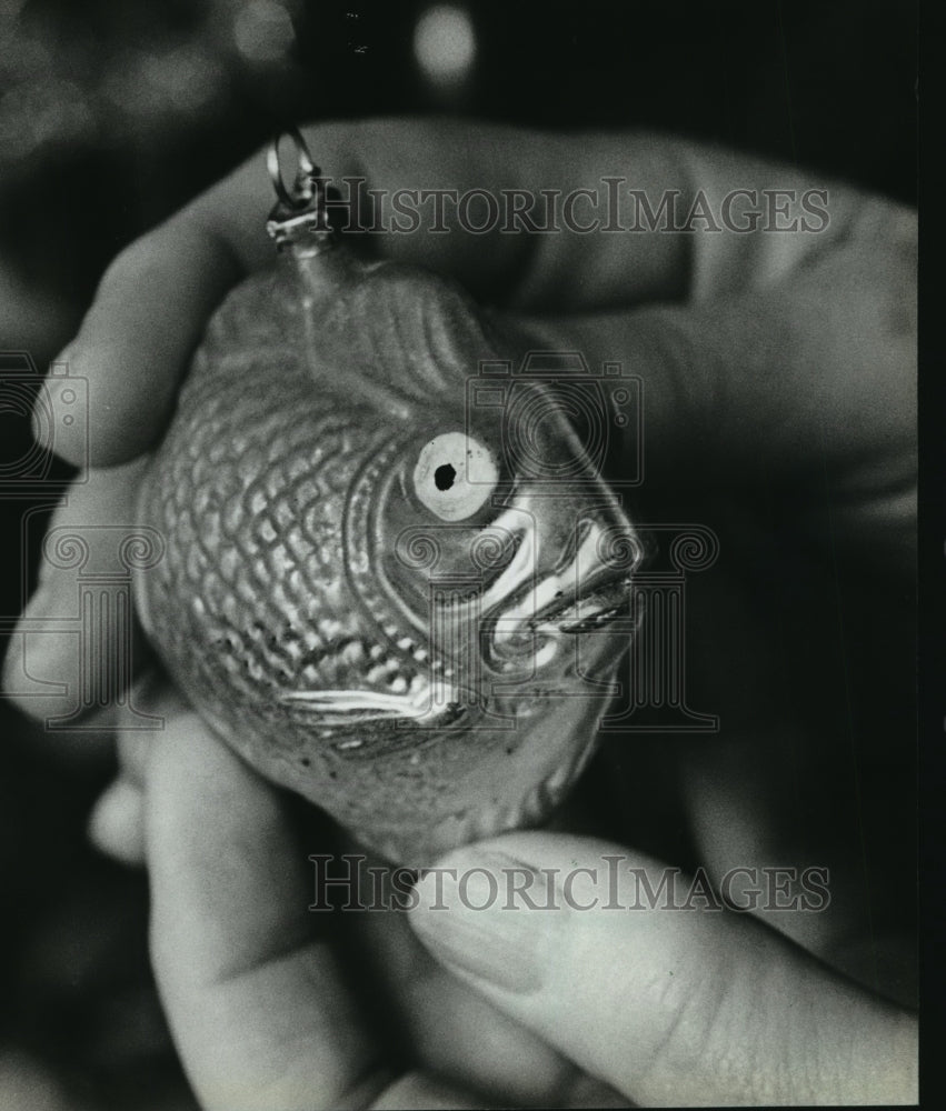 Press Photo Blown Glass Fish Ornament - mja71368-Historic Images