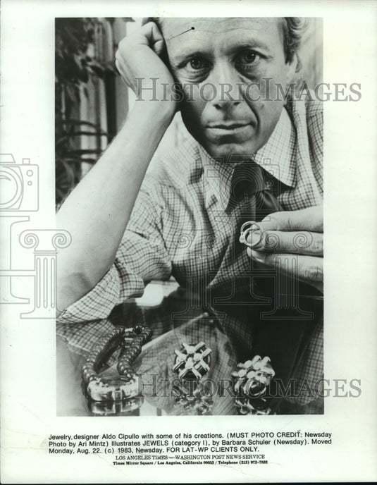 1983 Award-Winning And Italian-Born Jewelry Designer Aldo Cipullo - Historic Images