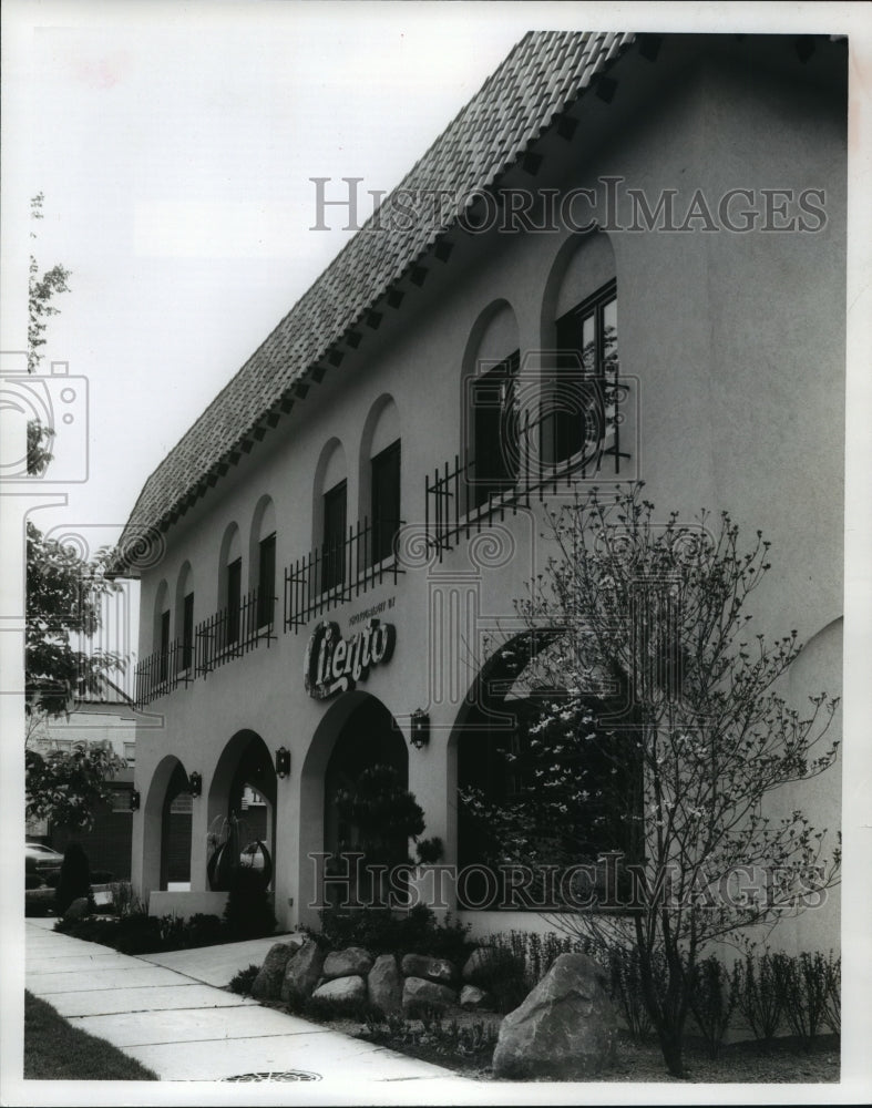 1975 Press Photo Cilento&#39;s, a spanish flair characterizes the studio - mja71573-Historic Images