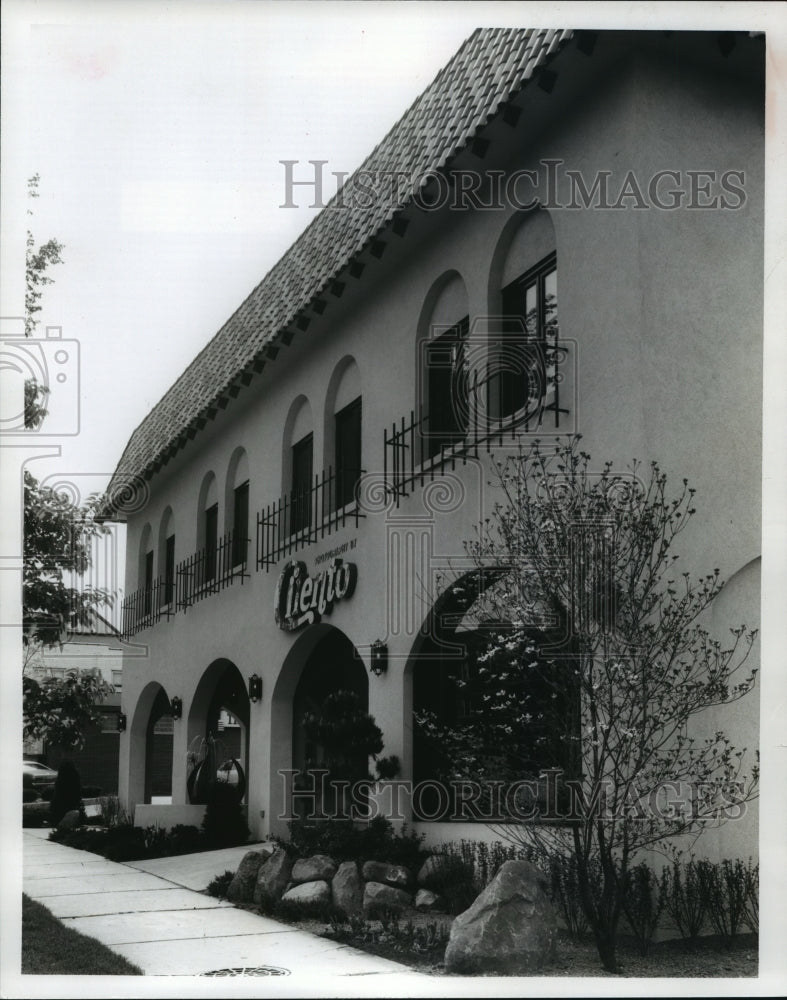 1975 Press Photo Cilento's, a spanish flair characterizes the studio - mja71573-Historic Images