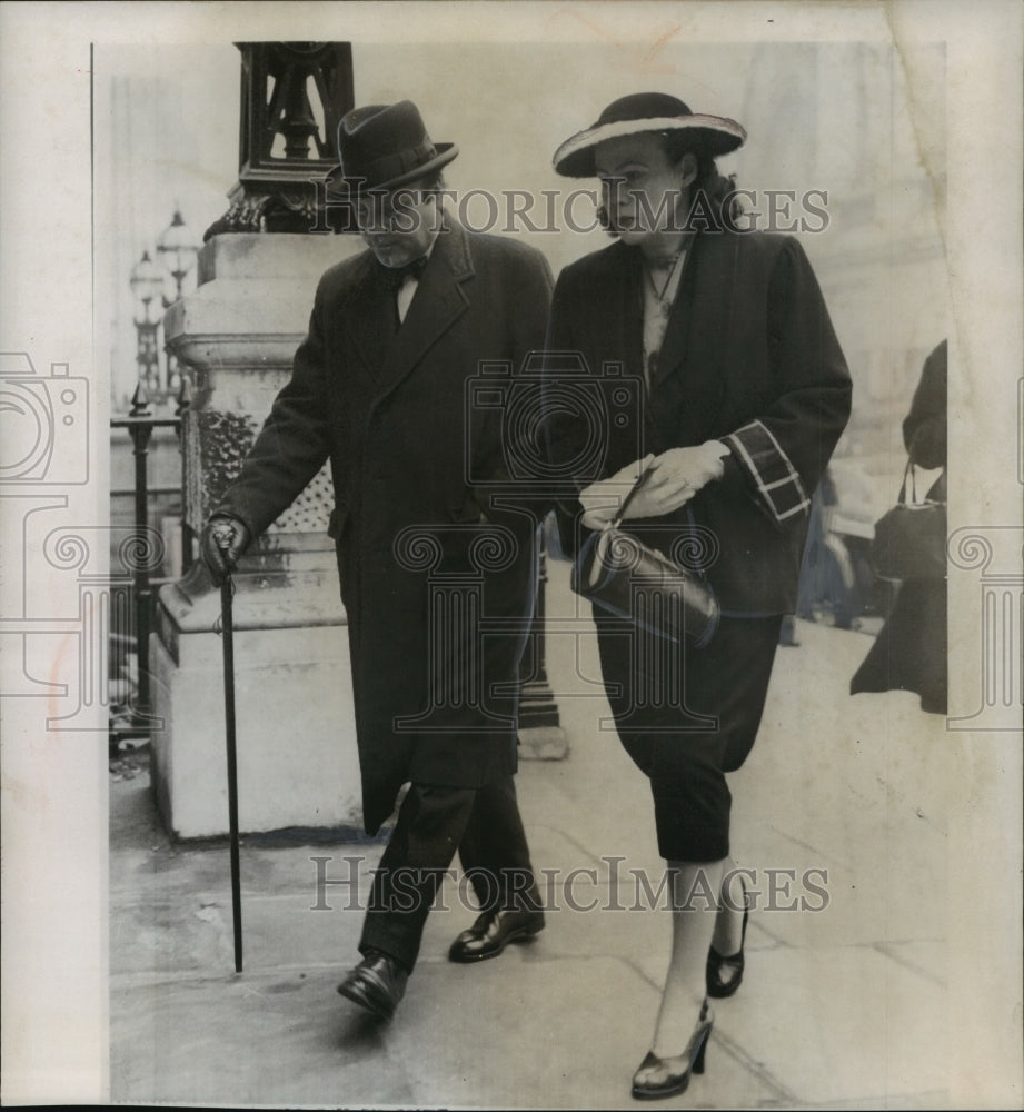 1955 Press Photo John Spencer Churchill, and his wife, Kitty. - mja71631 - Historic Images