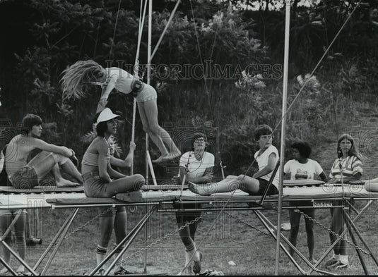 1976 Press Photo Girl Practiced on a Trampoline at Circus World Museum-Historic Images