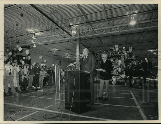 1984 Press Photo Harry V. Quadracci and Ben Barkin announce Parade Preperations-Historic Images