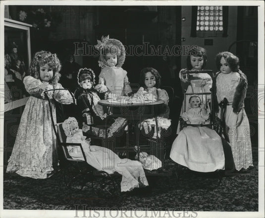 1976 Press Photo Mrs. Gray's Doll Museum, Doll Tea Party - mja72066-Historic Images