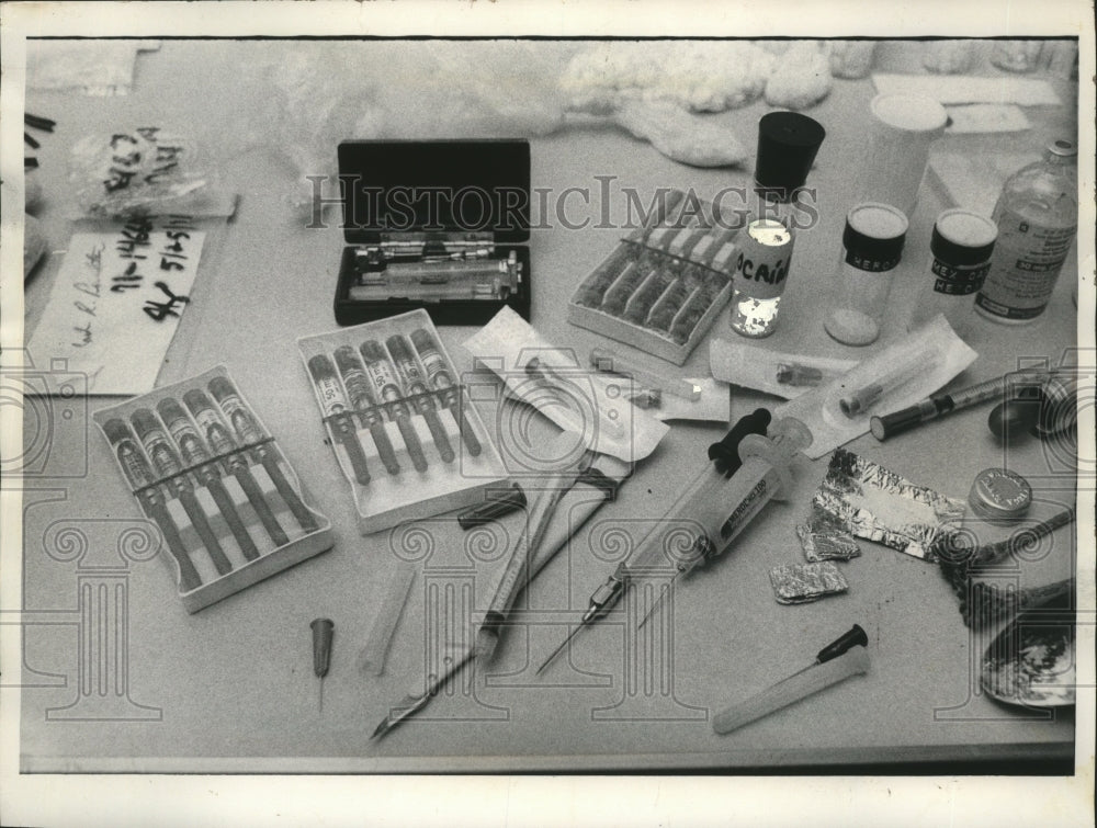 1971 Press Photo Display Showing Drug Paraphernalia, Madison, Wisconsin - Historic Images