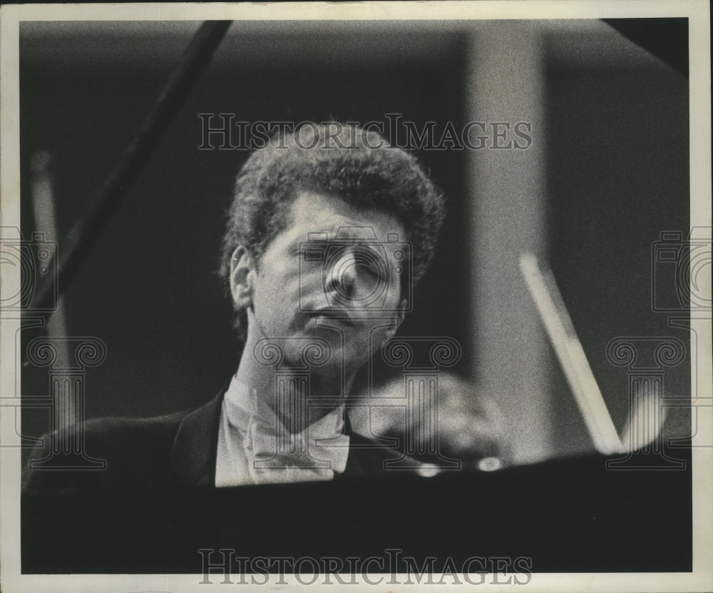 1974 Press Photo Pianist Van Cliburn with Milwaukee Symphony Orchestra - Historic Images