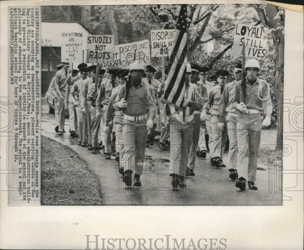 1969 Press Photo Cadets marching at New England Military School, Byfield, Mass.- Historic Images