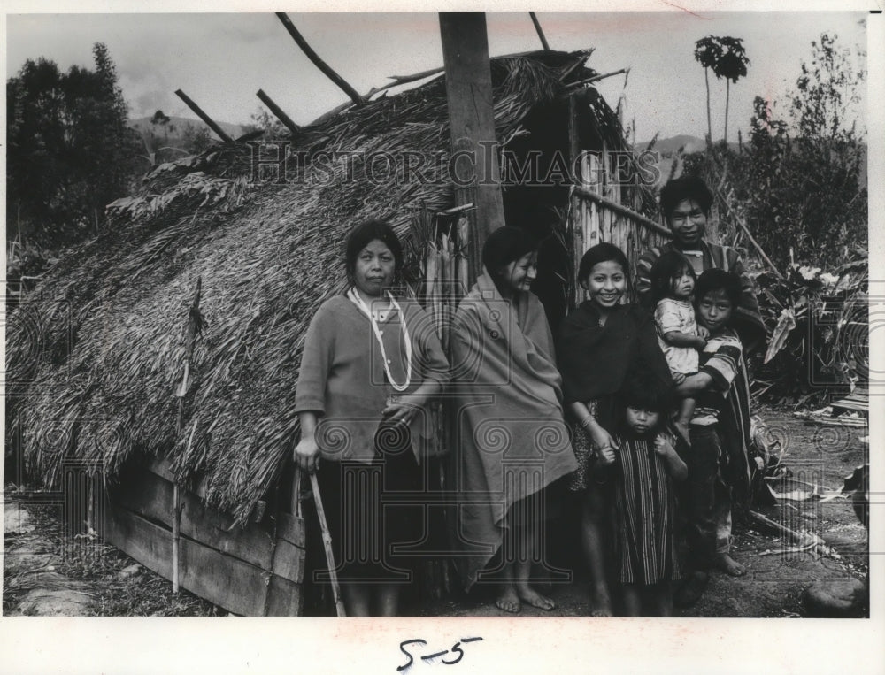 1978 Press Photo The Kamsa Indian Family in Front of Their Hut in a Field- Historic Images