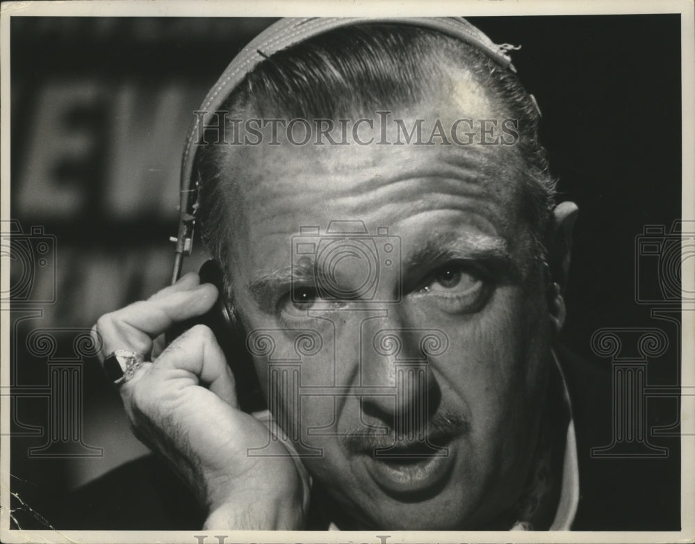 1965 Press Photo Walter Cronkite covers Gemini two-man space flight on CBS - Historic Images