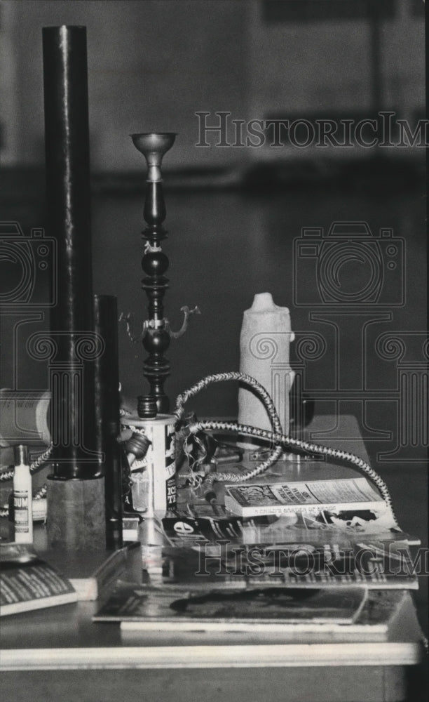 1979 Press Photo Drug paraphernalia on display at the workshop and literature-Historic Images