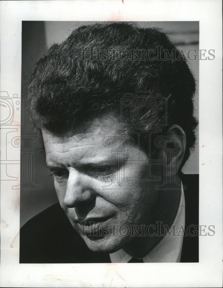 1974 Press Photo Van Cliburn, pianist, visits Milwaukee, Wisconsin - Historic Images