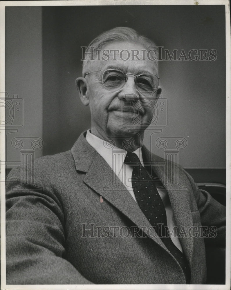 1958 Press Photo Chief editorial writer Will C. Conrad of the Milwaukee Journal-Historic Images