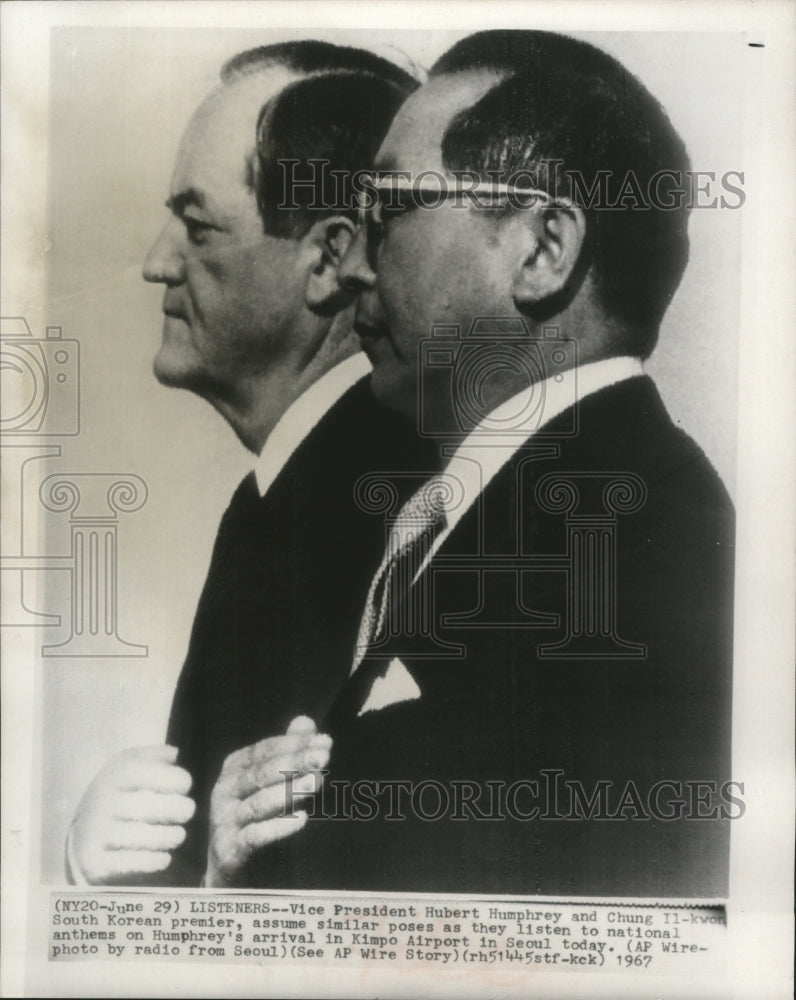1967 Press Photo Vice President and Premier listen to national anthems in Seoul-Historic Images