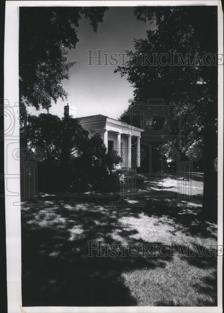 1965 Press Photo Benjamin Church house in Estabrook Park, Milwaukee, Wisconsin - Historic Images