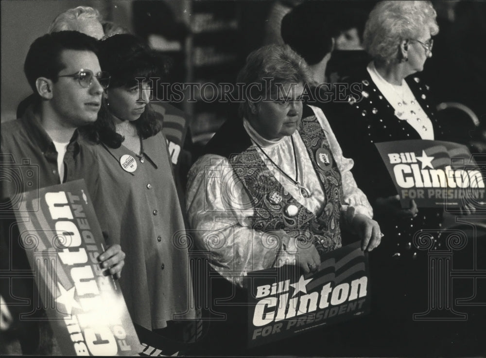 1992 Press Photo Democratic presidential hopeful Bill Clinton at Pfister Hotel-Historic Images