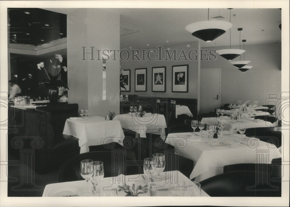 1989 Light Fixtures and Table Arrangements at Café 21 in Chicago-Historic Images