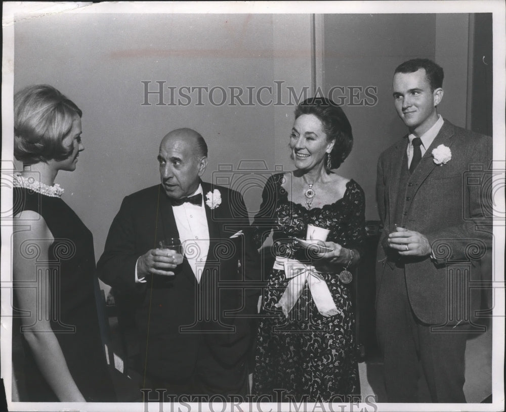 1969 Press Photo Carlos &amp; Sally Montoya With Mr. &amp; Mrs. Frederick Lorenz-Historic Images