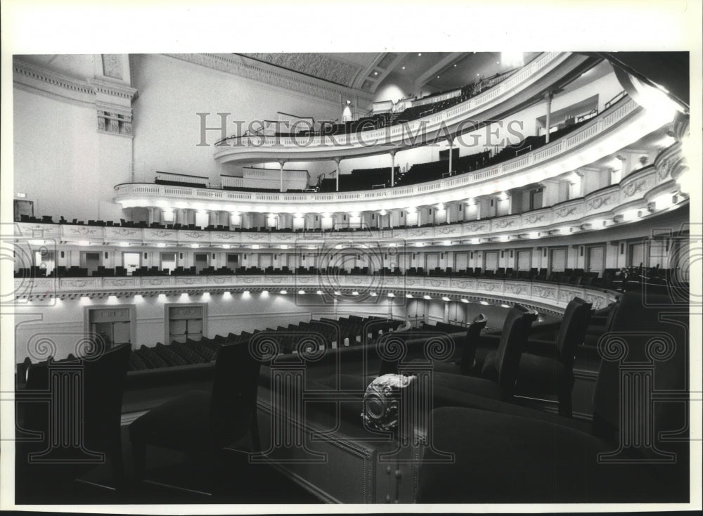 1987 Press Photo Interior of Carnegle Hall, Red Brick Italianate Structure, NYC - Historic Images