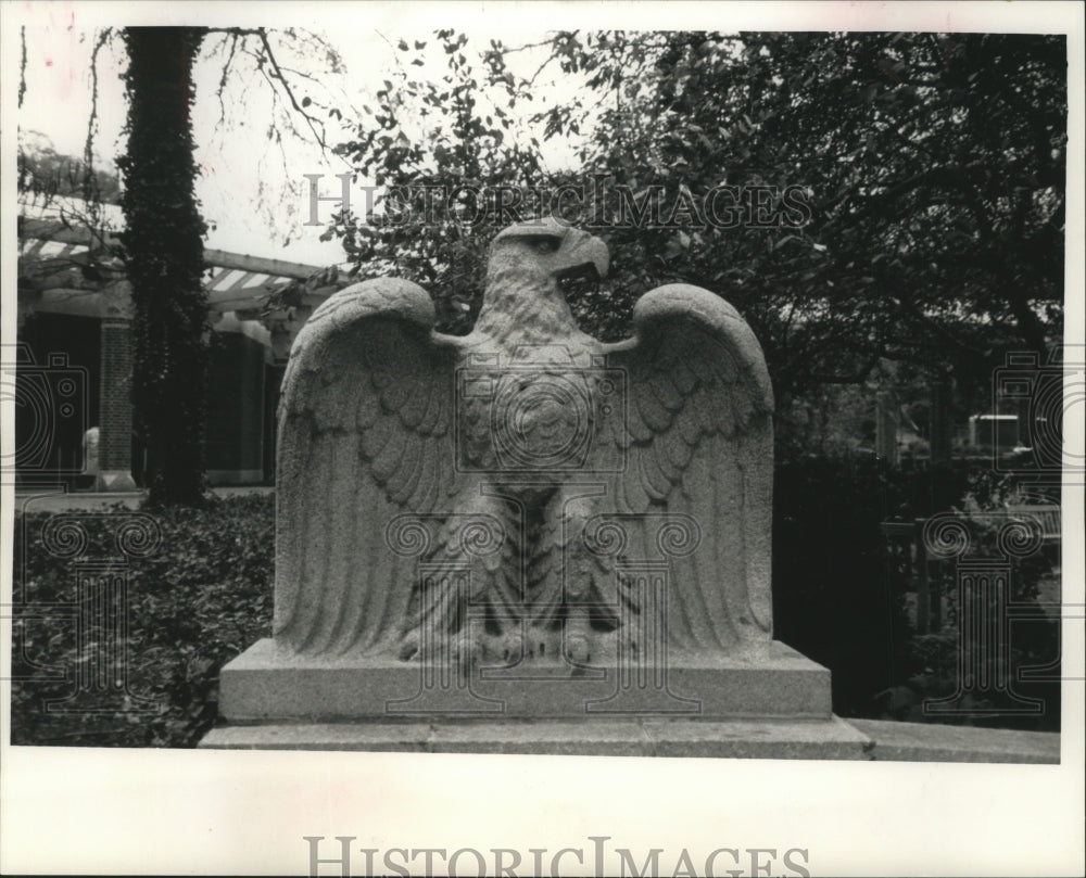 1989 Press Photo Bird Sculpture in the Central Park Zoo, New York - mja73856-Historic Images