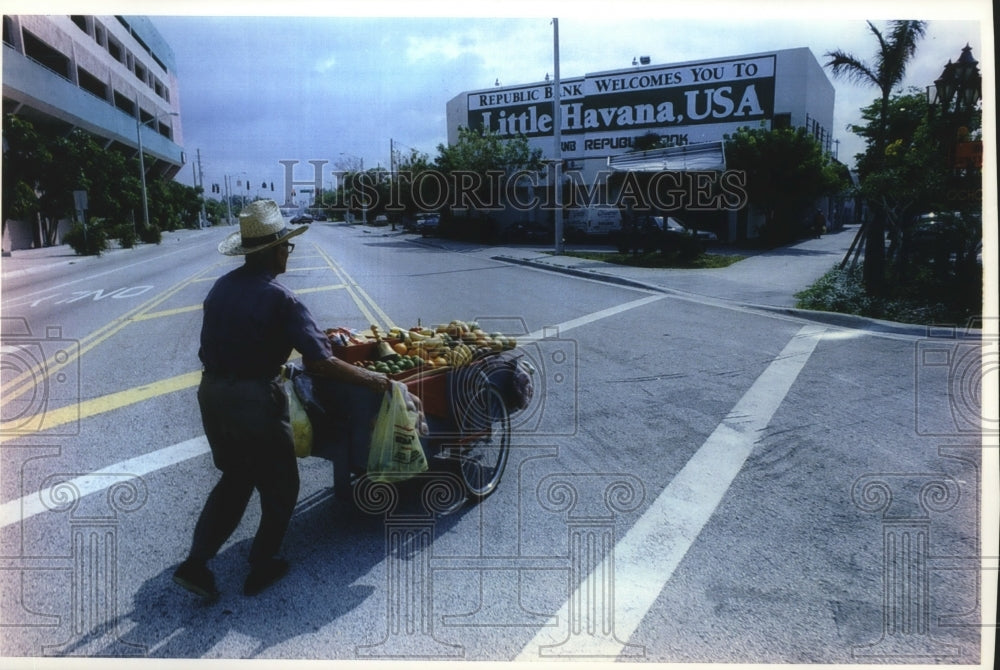 1993 Press Photo Calle Ocho is the Center of Little Havana in Cuba - mja74155 - Historic Images