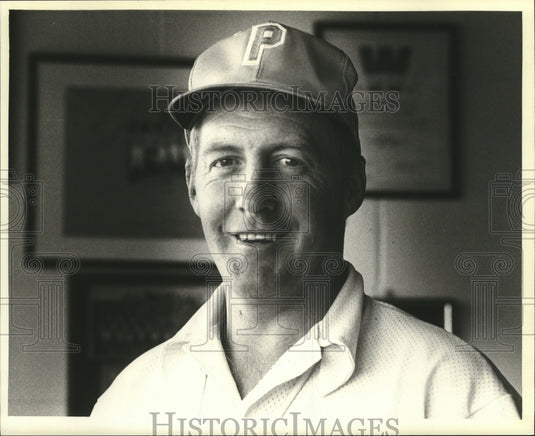 1984 Press Photo UW Platteville football coach George Chryst - mja74236- Historic Images