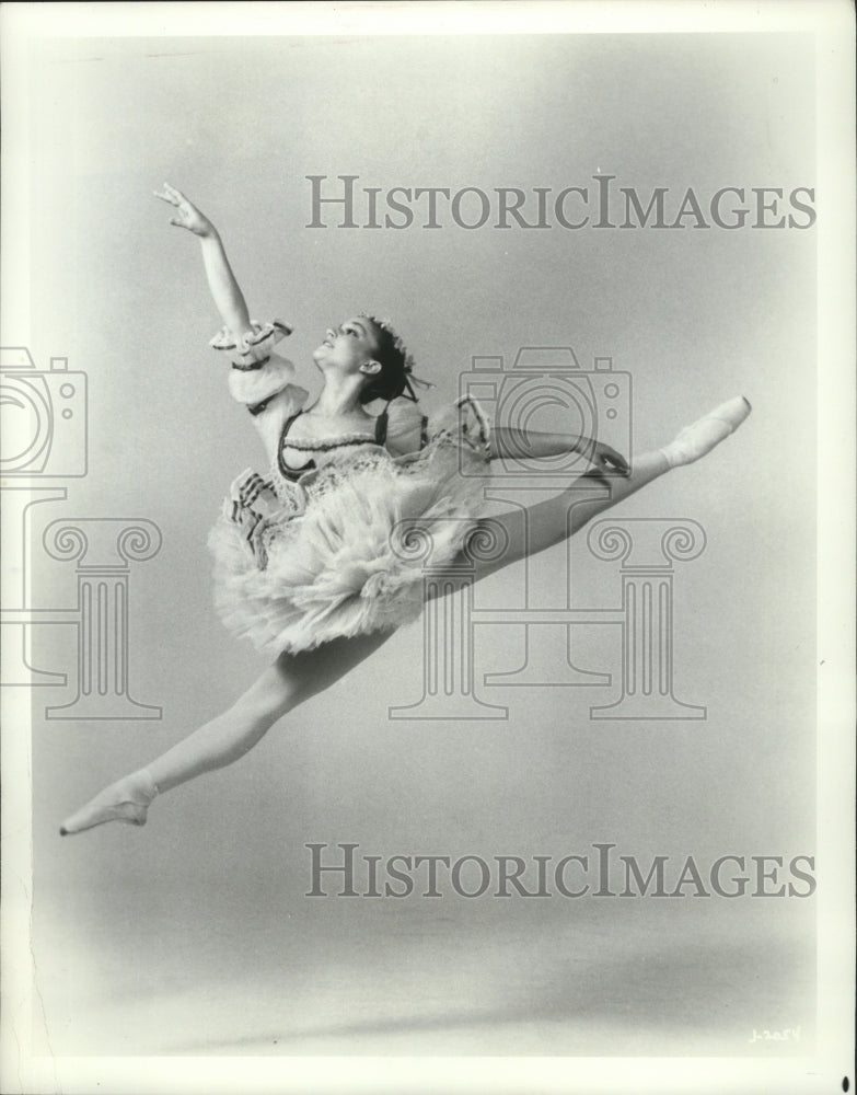 1984 Press Photo Linda Bechtold in Coppelia Act 3, The Wedding Scene Pas De Deux-Historic Images
