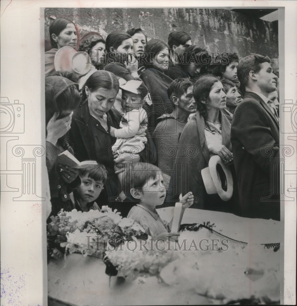 1963 Press Photo Funeral for victims of Catholic school collapse in Ecuador - Historic Images