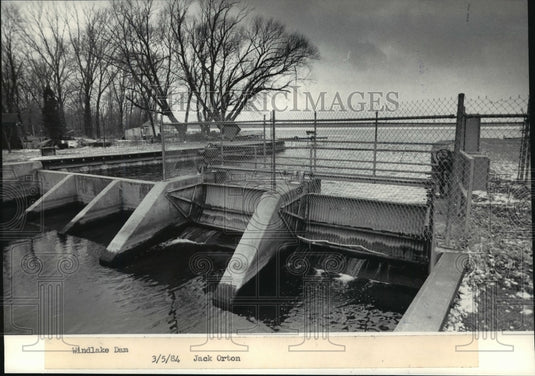 1984 Press Photo Wind Lake dam opened to draw water from the lake in Wisconsin-Historic Images